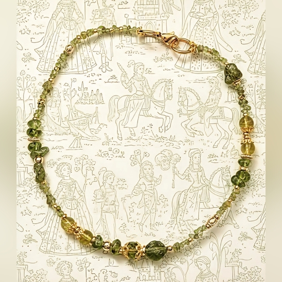 Peridot Jewelry - Sweet Green Peridot Nugget Bohemian Assymetrical Gold Necklace Or Choker
